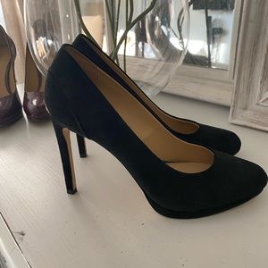 Michael Kors black suede pumps in size 8 1/2. Only worn once